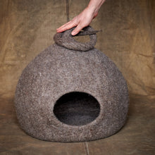 Indlæs billede til gallerivisning Kattehule i uld - brun