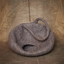 Indlæs billede til gallerivisning Kattehule i uld - brun
